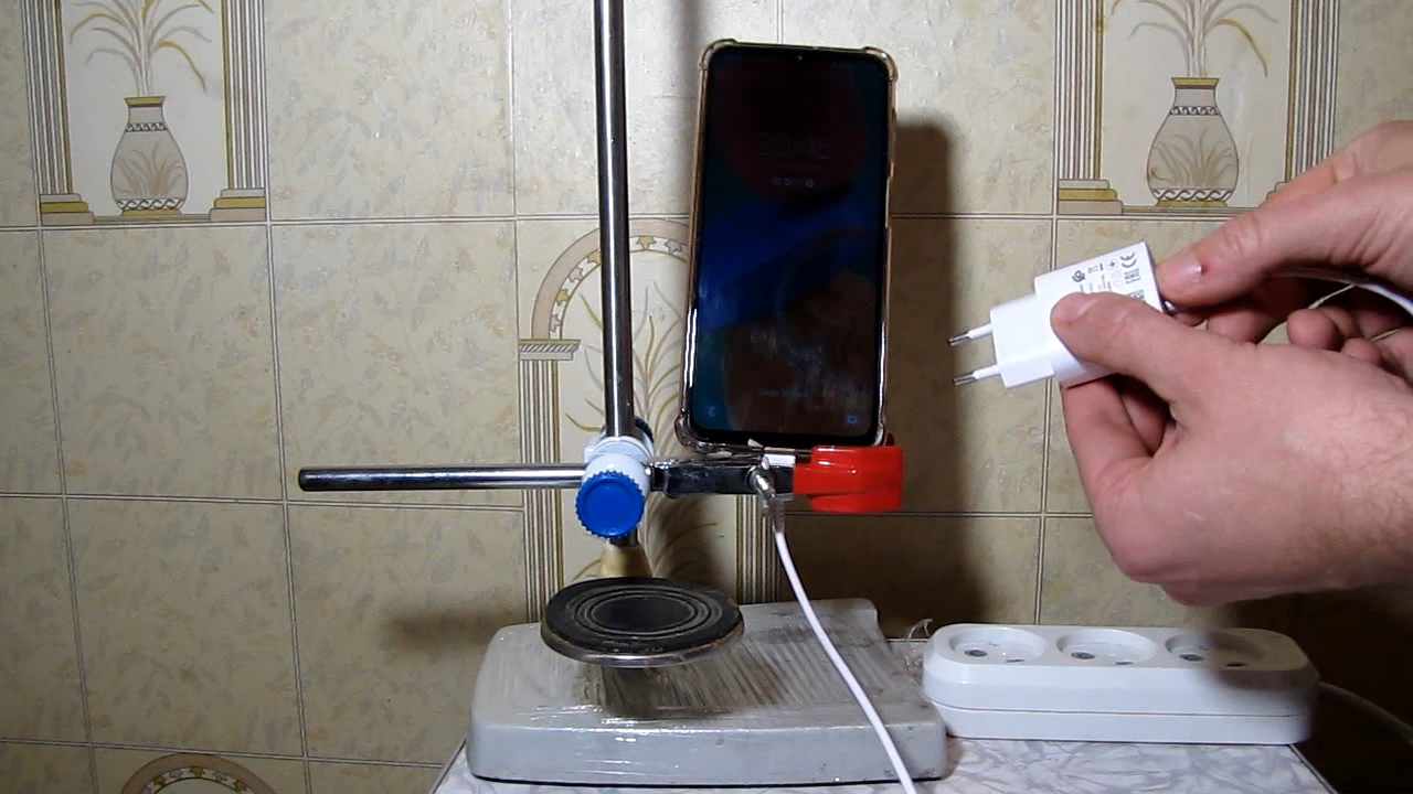 Is it possible to get electricity from air? We charge mobile phone with switched-off charger! (Trick and explanation)